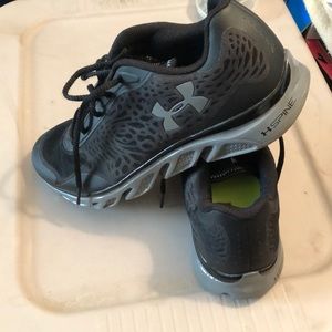 Men’s UA shoes